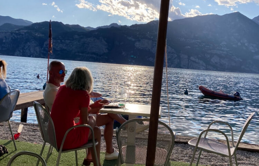 h-5 Bar atterraggio-parapendio-malcesine-parafly.jpg h-5 Bar atterraggio-parapendio-malcesine-parafly.jpg